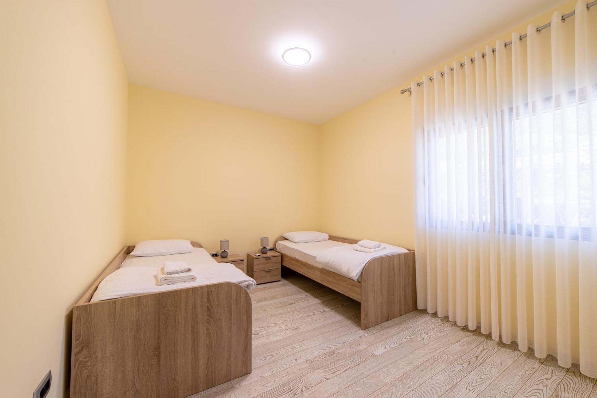 Green Bay Apartments Morinj Kotor Ngoại thất bức ảnh