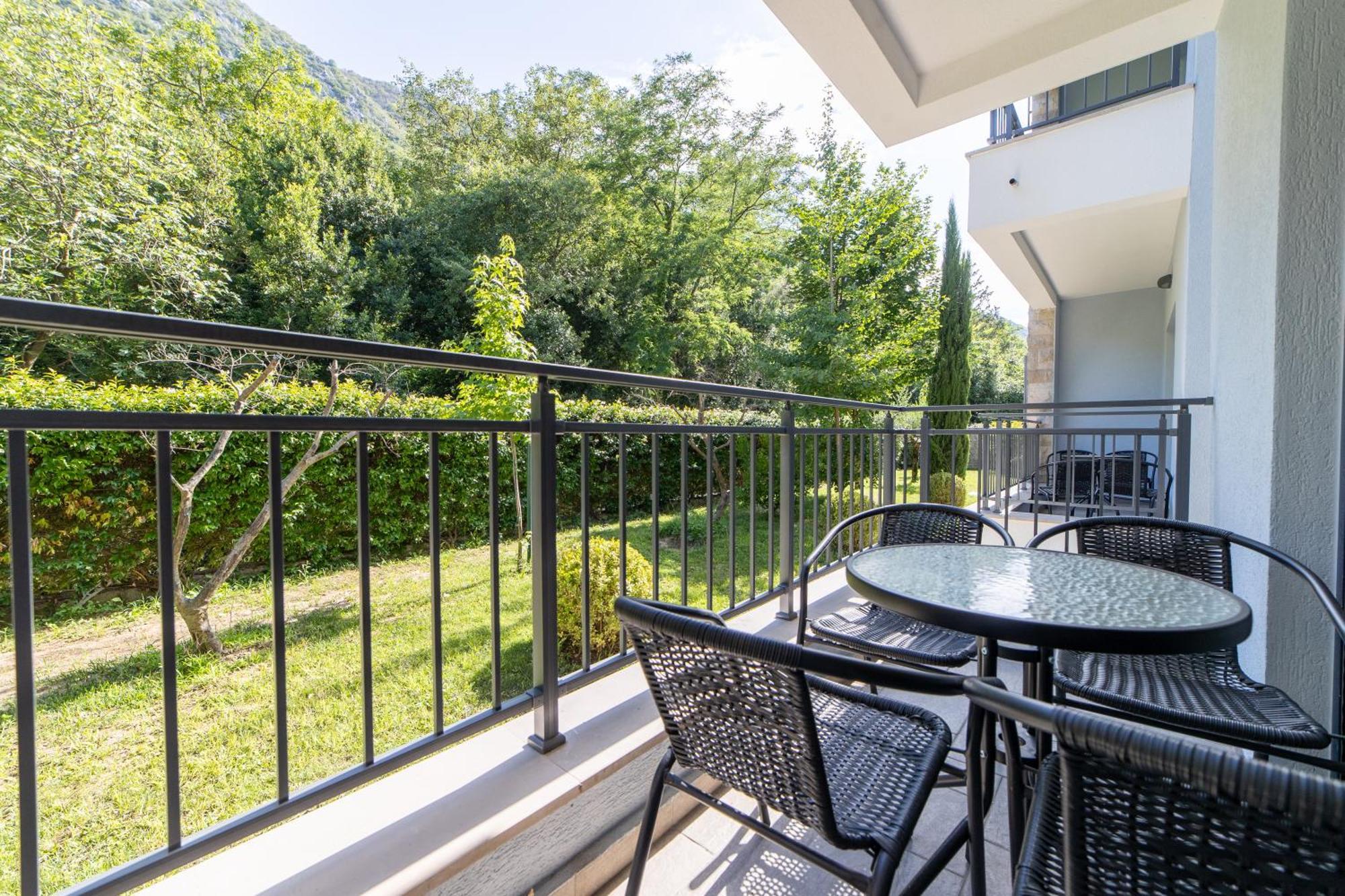 Green Bay Apartments Morinj Kotor Ngoại thất bức ảnh