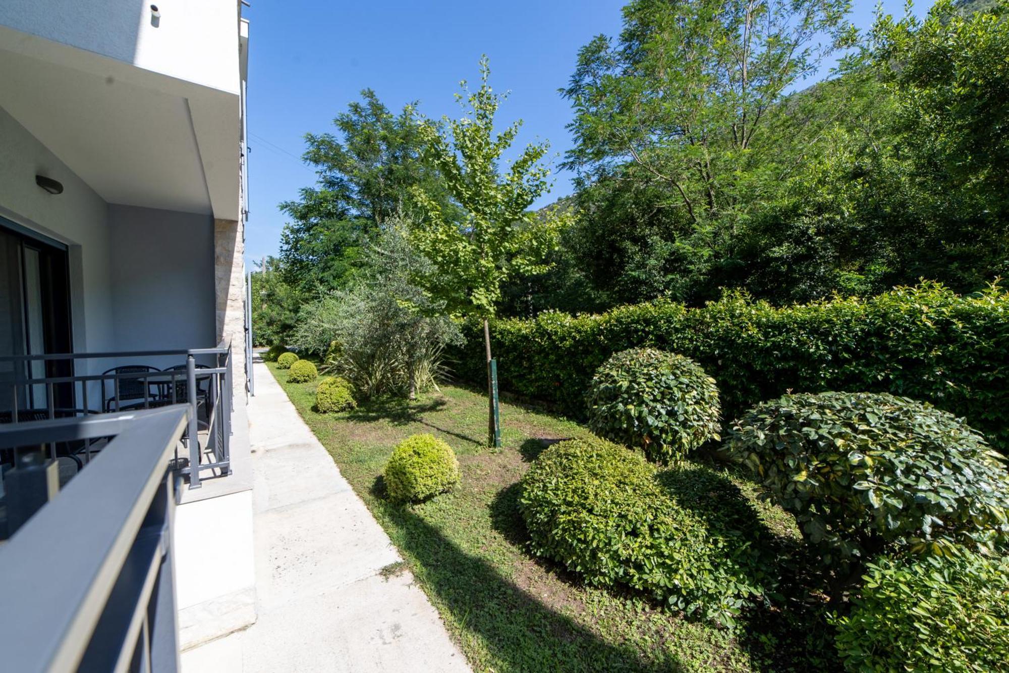 Green Bay Apartments Morinj Kotor Ngoại thất bức ảnh