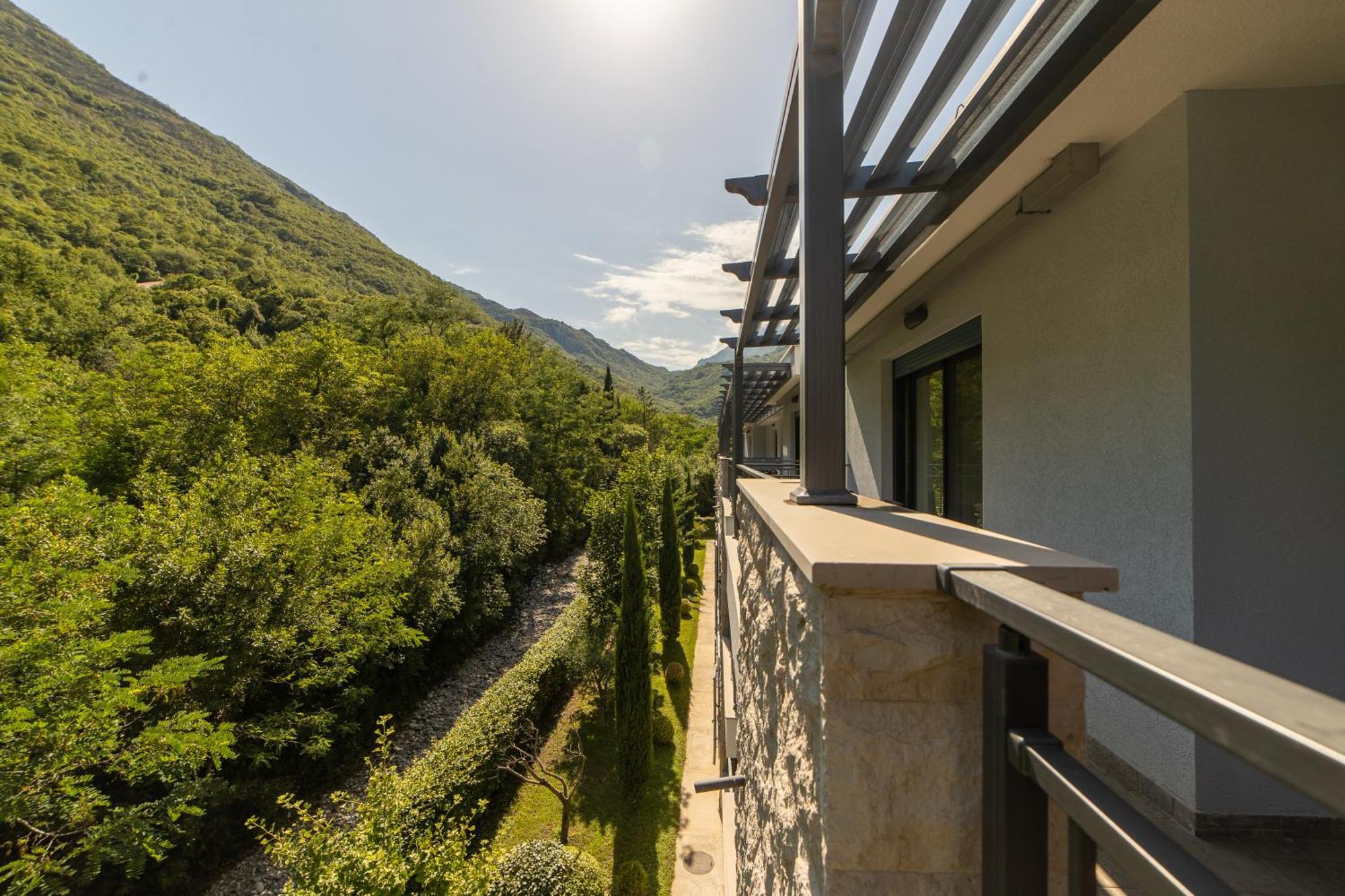 Green Bay Apartments Morinj Kotor Ngoại thất bức ảnh