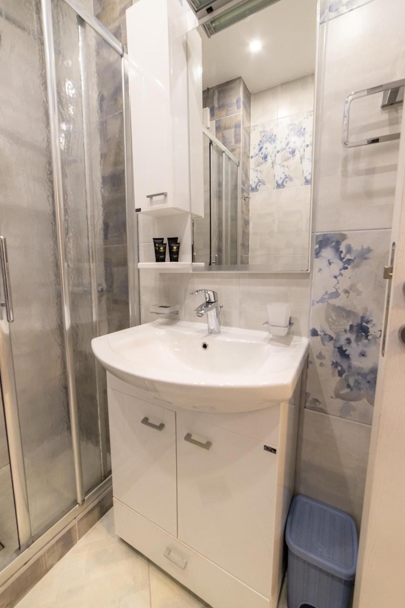 Green Bay Apartments Morinj Kotor Ngoại thất bức ảnh
