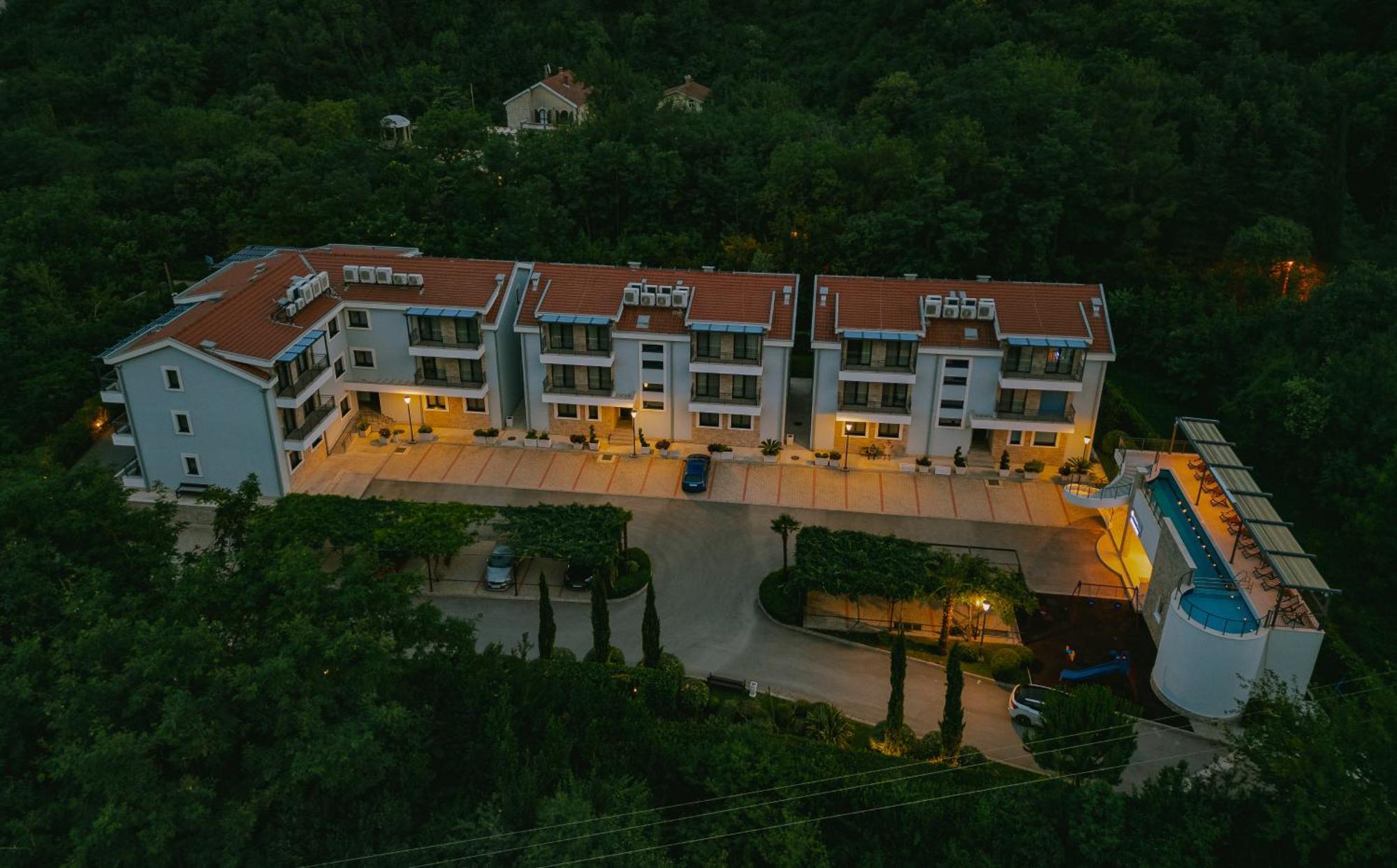 Green Bay Apartments Morinj Kotor Ngoại thất bức ảnh